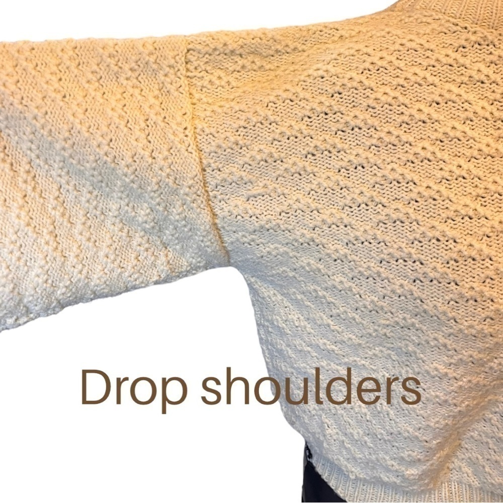 Hand Crafted Oversized & Slightly Cropped Cream Sweater with Balloon Sleeves - Picture 6 of 12